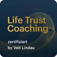 Sylvia Frauchiger: «Life Trust Coach» by Veit Lindau. Abschluss mit Zertifikat. Das Curriculum der Life Trust Coaching Ausbildung ist nach EASC Richtlinien zertifiziert.