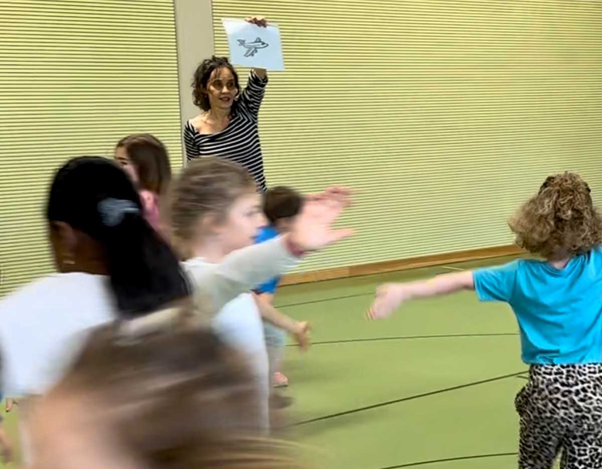 Flashmobs für Kinder des Zyklus 1 Flashmobs für Kinder des Zyklus 1